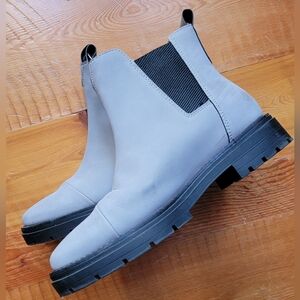 Toms Sklyar Chelsea Cement Gray Boots Size 9 EUC